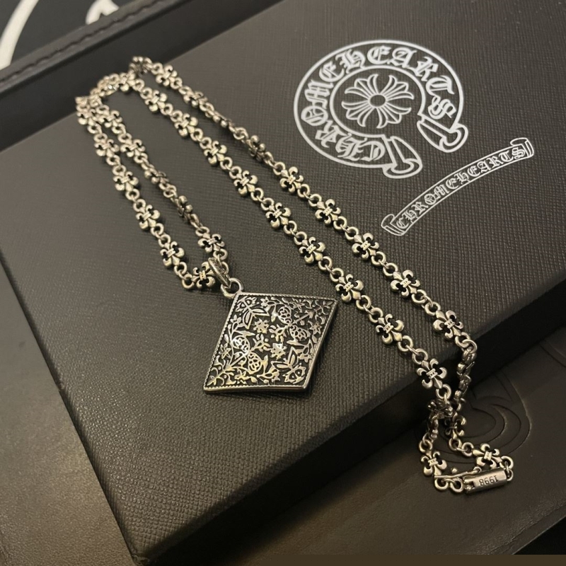Ch**me He**ts necklaces